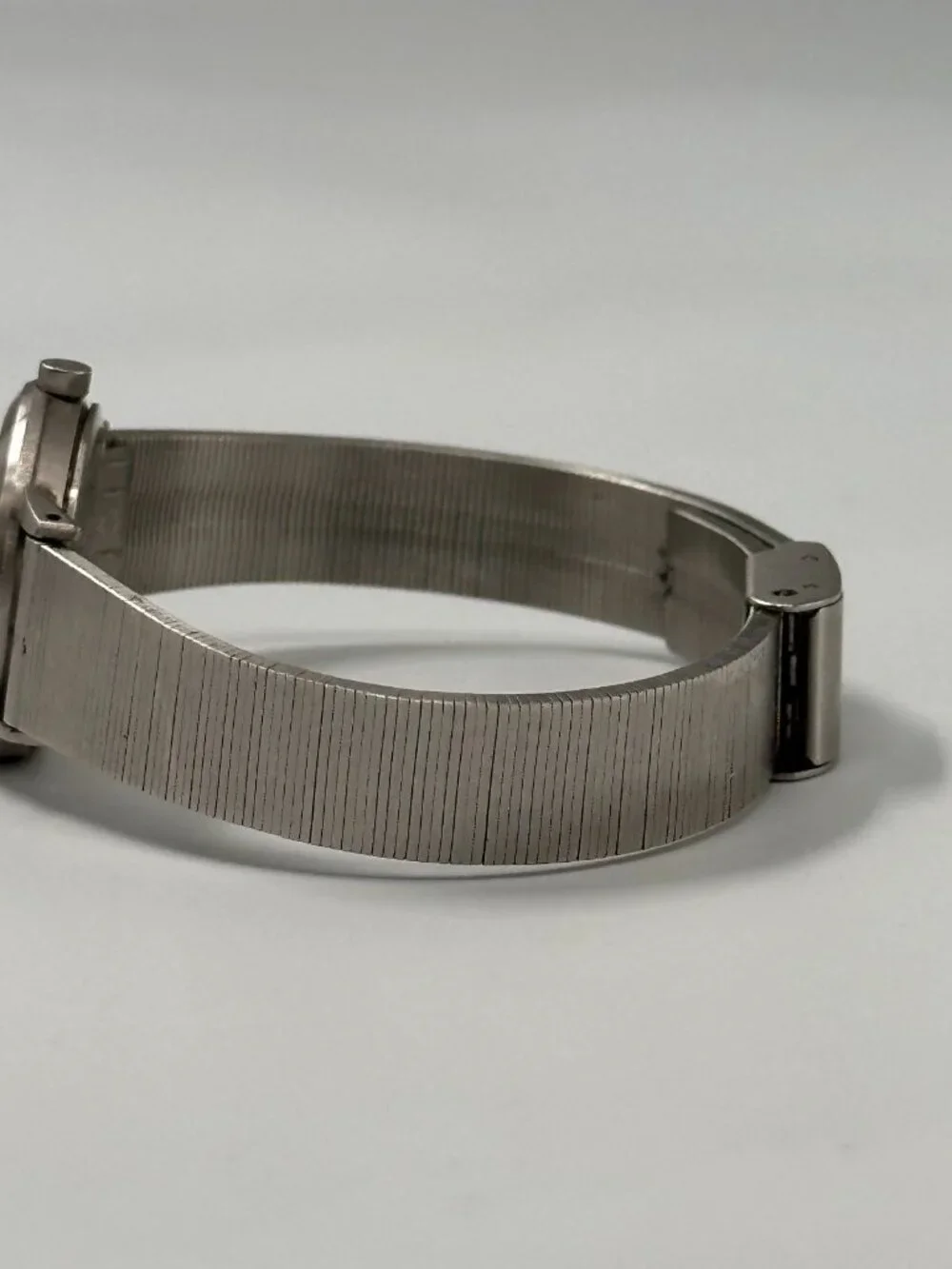 Calvin Klein Watch Women Silver Tone Round Dial 23MM New Battery 8